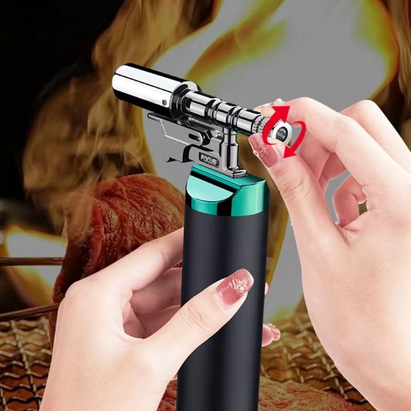 Chalumeau de cuisine utilisé pour enflammer le BBQ