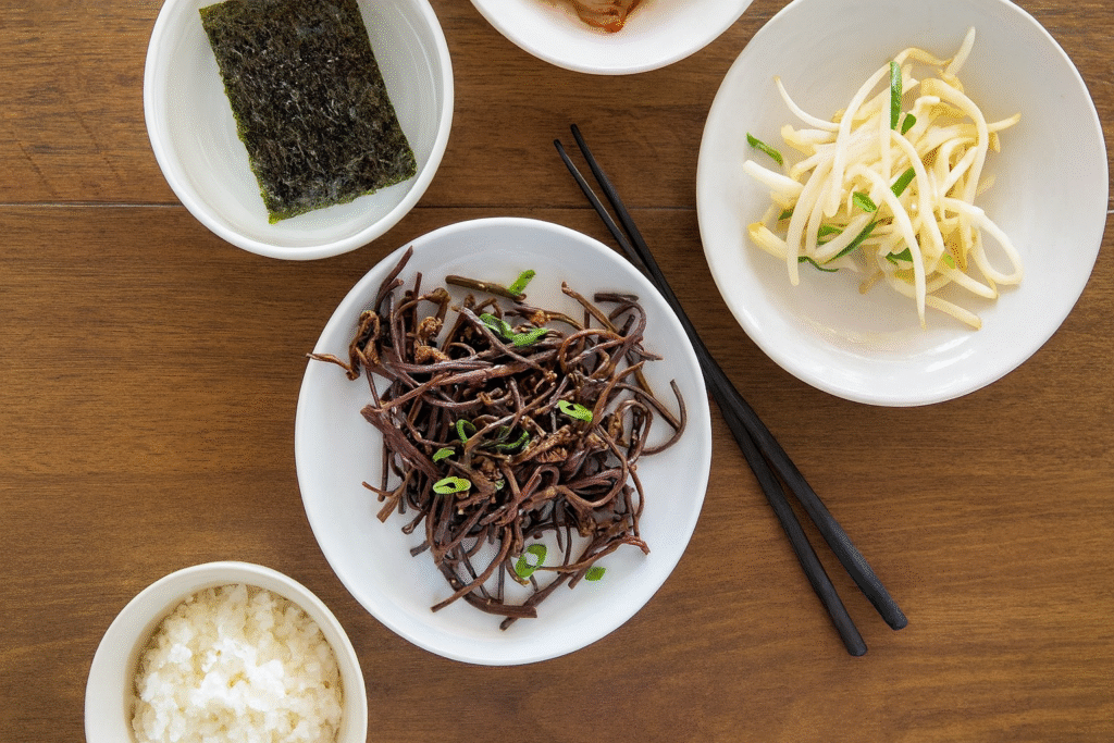 Gosari-namul-Légumes-de-fougère-sautés-à-la-coréenne-Nippon-Grill (2)