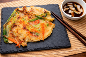 Crêpe-coréenne-au-calamar-spécialité-Ojingeo-Buchimgae-Nippon-Grill