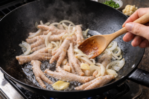 Cuire-les-pattes-de-poulet