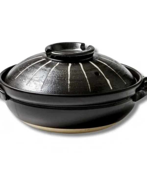 Marmite japonaise Donabe noire de 0,9 L avec couvercle à rayures claires, présentée sur fond blanc